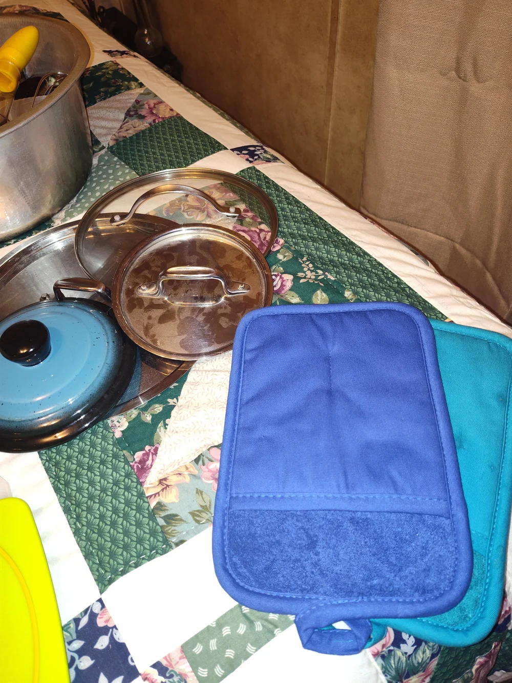 Green Cutting Board and Kitchen Tools Set - Green Home Kitchen Essentials